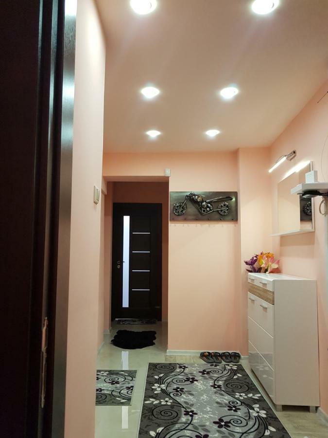 Apartment Nicole Varna Esterno foto