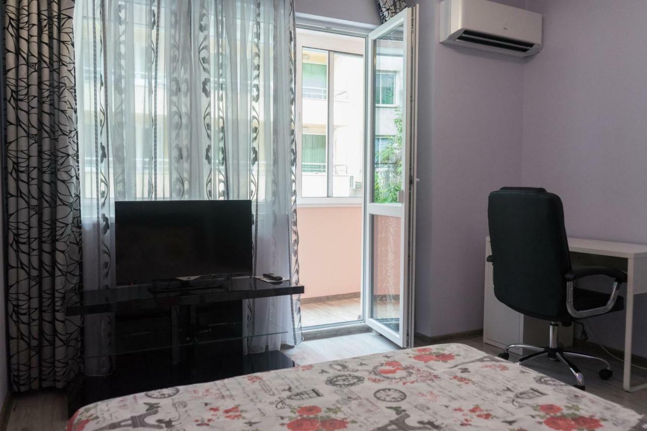 Apartment Nicole Varna Esterno foto